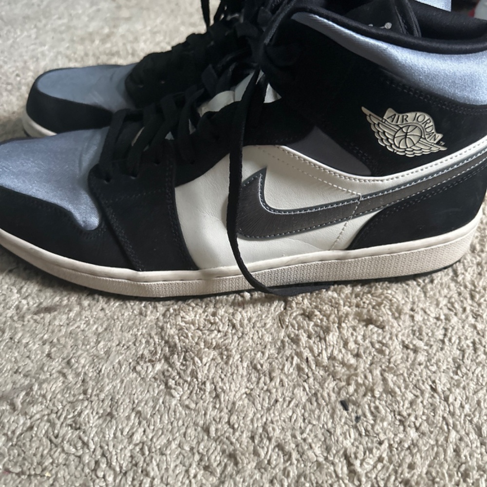 Jordan 1 - Picture 2 of 5